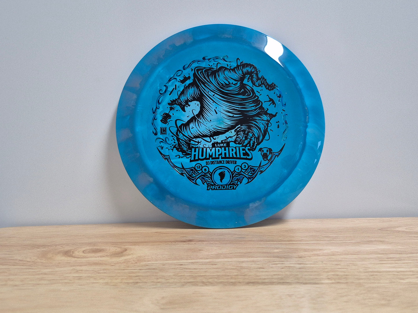 Luke Humphries D3 750 Spectrum